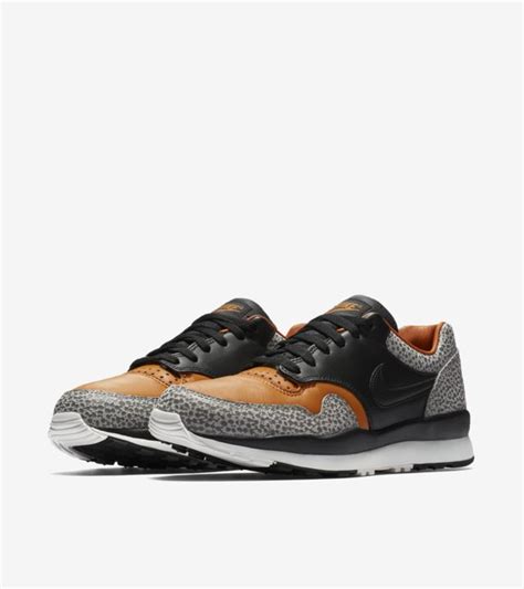 nike safari zwart|nike safari black and monarch.